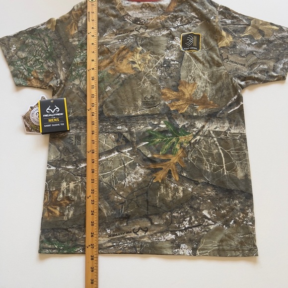 NWT Realtree Edge Short-Sleeved T-shirt Camouflage with Scent Control Size M (A) - Picture 2 of 8